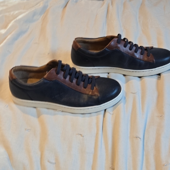 Born Men's Black and Brown Sneakers - Picture 4 of 6